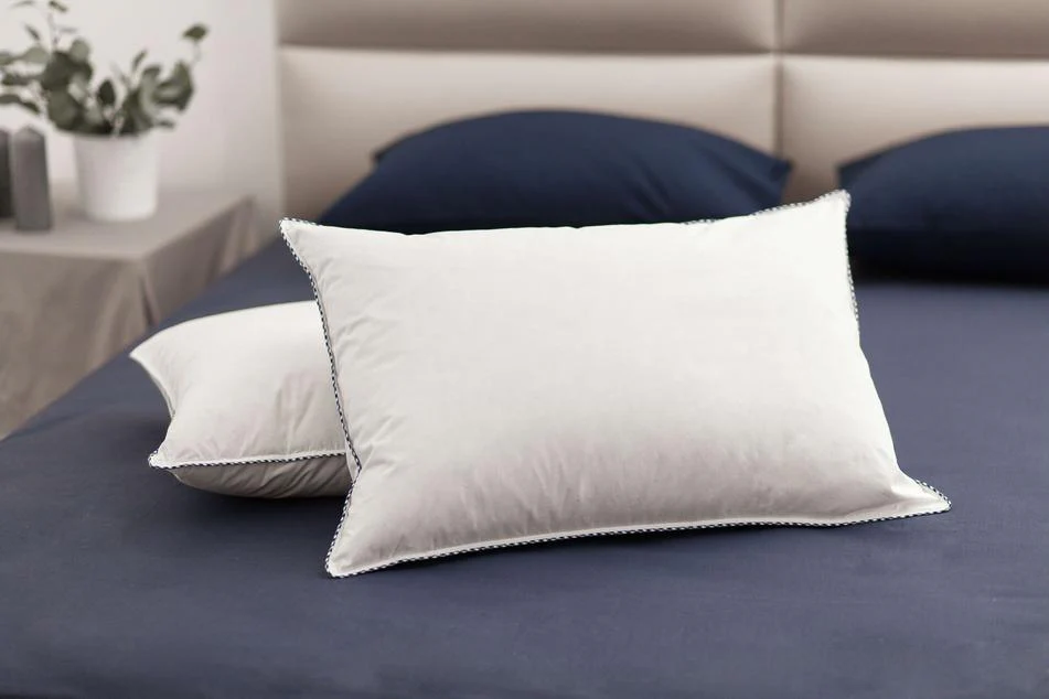 Almohada Golden Goose - Image 3